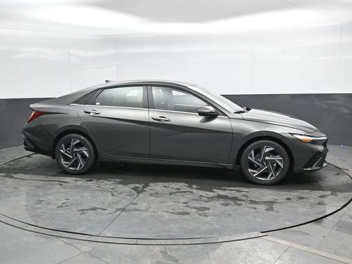 Amazon Gray 2026 Hyundai ELANTRA Limited