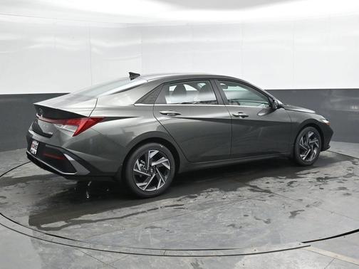 Amazon Gray 2026 Hyundai ELANTRA Limited
