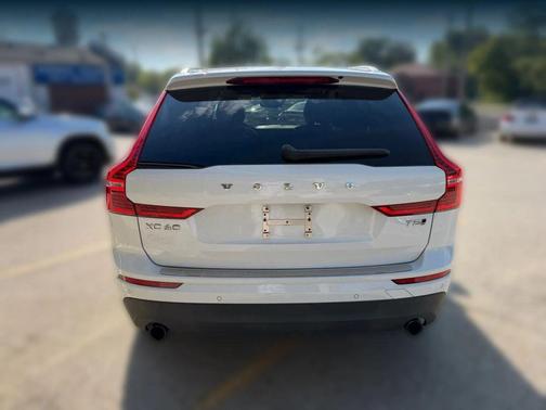 2018 Volvo XC60 T5 Momentum