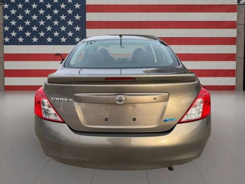 2013 Nissan Versa 1.6 S+