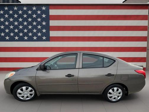 2013 Nissan Versa 1.6 S+