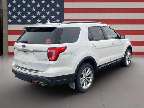 White 2018 Ford Explorer XLT