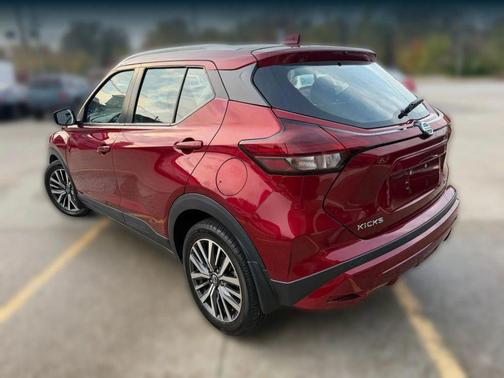 2021 Nissan Kicks SV