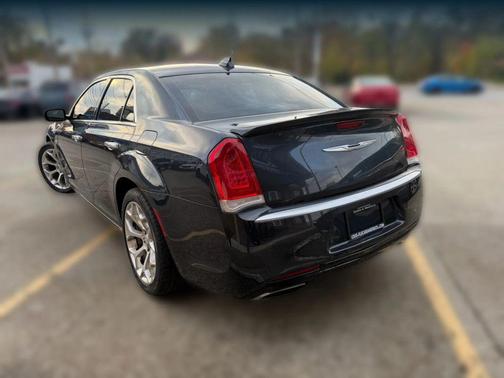 2016 Chrysler 300C Platinum