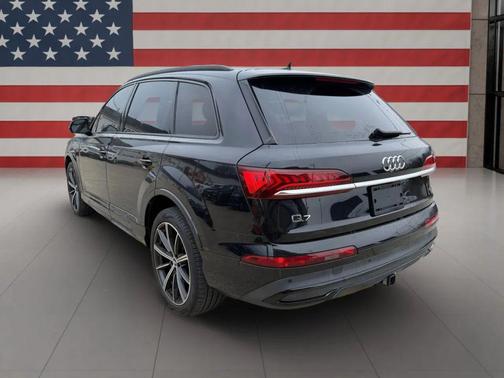 2020 Audi Q7 55 Premium Plus