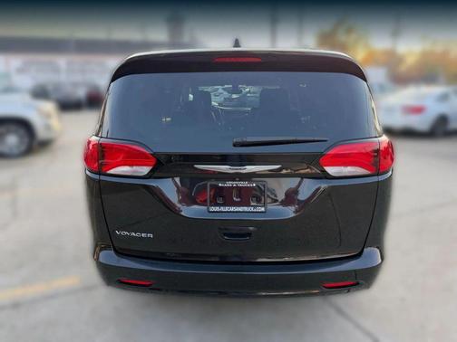 2021 Chrysler Voyager LXI