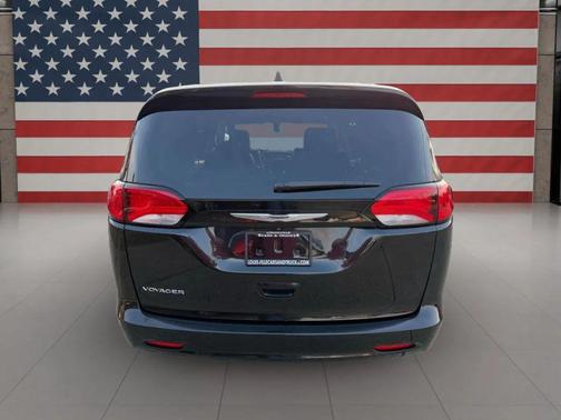 2021 Chrysler Voyager LXI