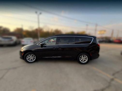 2021 Chrysler Voyager LXI