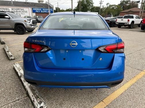 2023 Nissan Versa 1.6 S