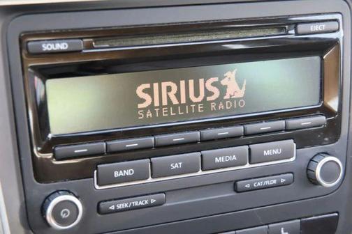 2015 Volkswagen Passat 1.8T Auto Wolfsburg Ed