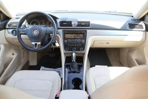 2015 Volkswagen Passat 1.8T Auto Wolfsburg Ed