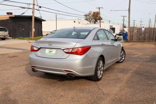 2011 Hyundai SONATA SE