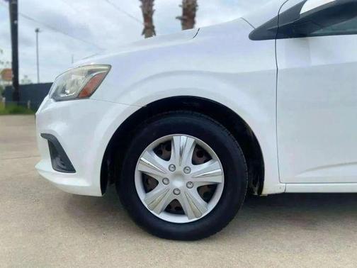 2017 Chevrolet Sonic LS