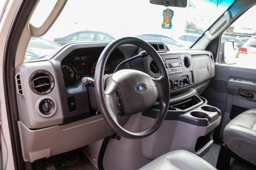 2012 Ford E350 Super Duty XLT