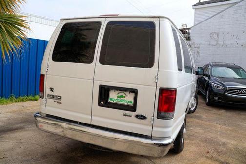 2012 Ford E350 Super Duty XLT