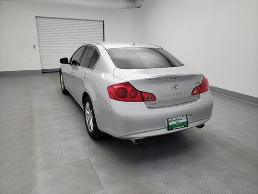 2015 INFINITI Q40 Base