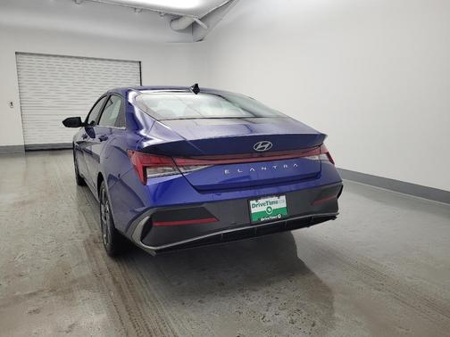 2025 Hyundai ELANTRA SEL