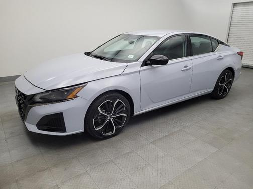 2023 Nissan Altima SR FWD