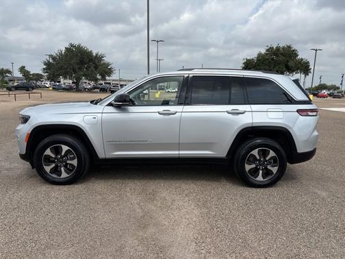 2023 Jeep Grand Cherokee BASE
