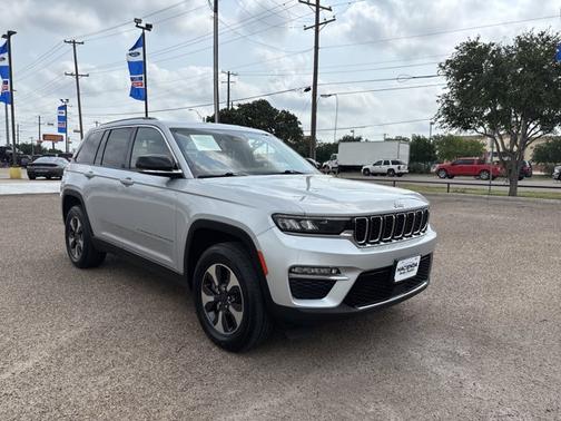 2023 Jeep Grand Cherokee BASE