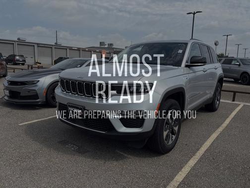 2023 Jeep Grand Cherokee BASE