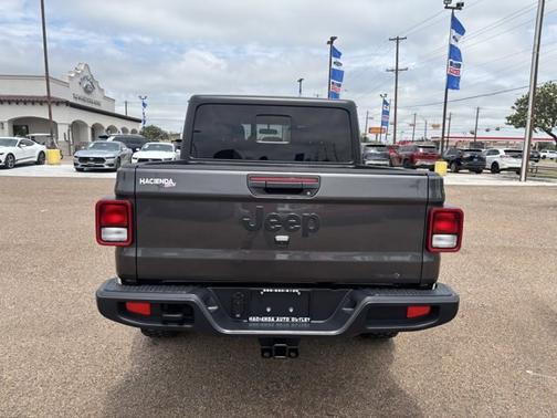 Granite Crystal Clearcoat Metallic 2023 Jeep Gladiator SPORT