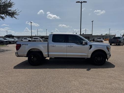 ICONIC SILVER METALLIC 2025 Ford F-150 LARIAT