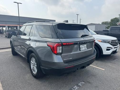 CARBONIZED GRAY METALLIC 2025 Ford Explorer ACTIVE