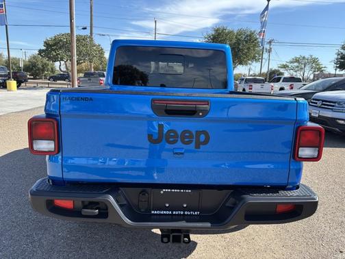 2025 Jeep Gladiator SPORT