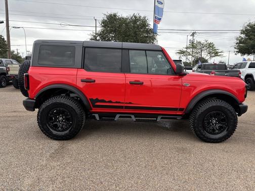 2023 Ford Bronco WILDTRAK