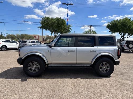 ICONIC SILVER METALLIC 2024 Ford Bronco OUTER BANKS