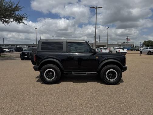 SHADOW BLACK 2023 Ford Bronco BADLANDS