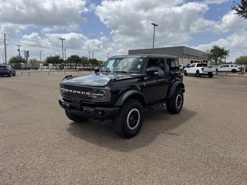 SHADOW BLACK 2023 Ford Bronco BADLANDS