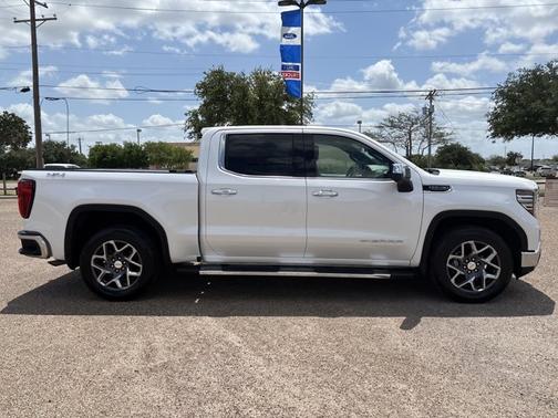 2022 GMC Sierra 1500 SLT