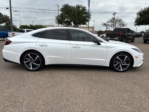 2022 Hyundai SONATA SEL PLUS