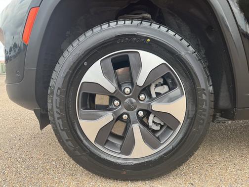 2022 Jeep Grand Cherokee BASE
