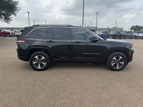 2022 Jeep Grand Cherokee BASE