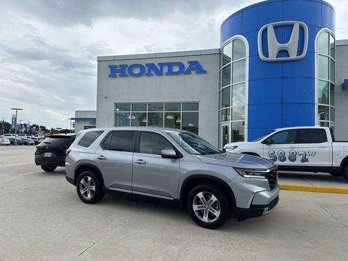 Lunar Silver Metallic 2025 Honda Pilot