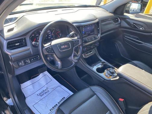 2022 GMC Acadia AT4