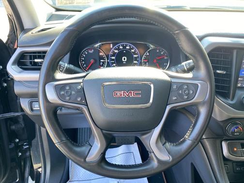 2022 GMC Acadia AT4