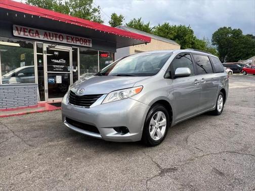 2012 Toyota Sienna LE