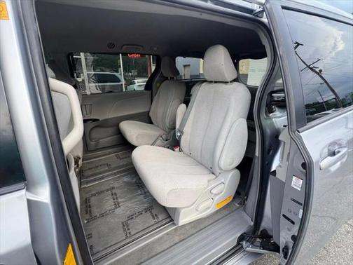 2012 Toyota Sienna LE
