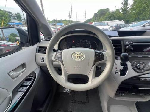 2012 Toyota Sienna LE