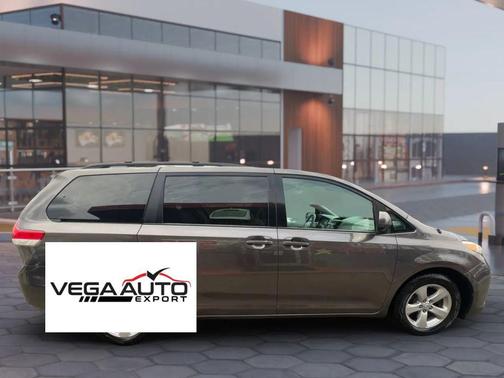 2012 Toyota Sienna LE