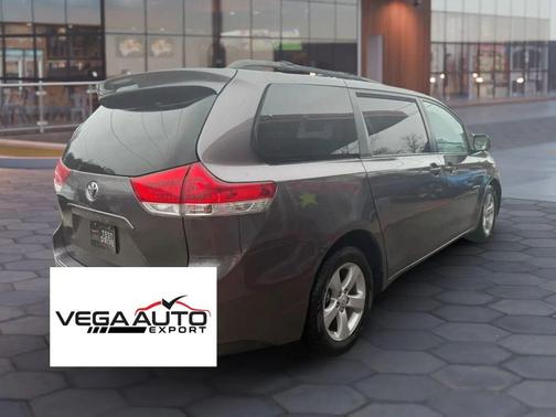 2012 Toyota Sienna LE