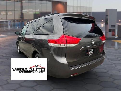 2012 Toyota Sienna LE