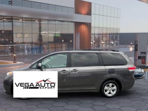 2012 Toyota Sienna LE