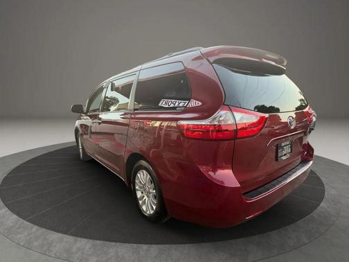 2015 Toyota Sienna XLE