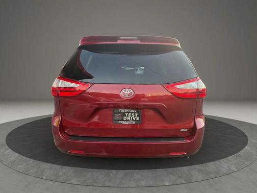 2015 Toyota Sienna XLE