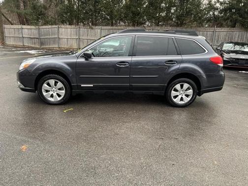 Photo 4 of 32 of 2012 Subaru Outback 3.6R Limited